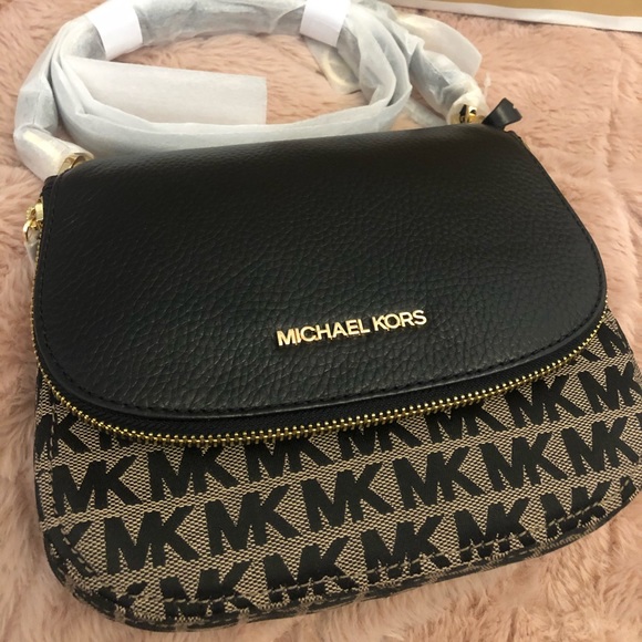 Michael Kors crossbody - Picture 2 of 7
